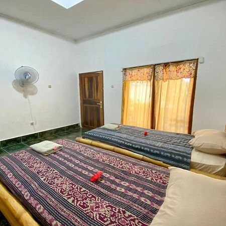 Duyung Rooms & Resto Gerupuk Bumbang Buitenkant foto